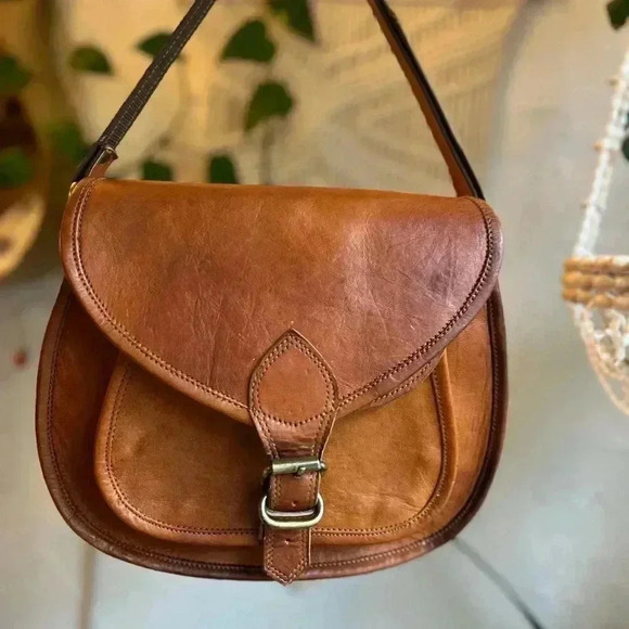 Vintage-Inspired Handmade Leather Saddle Bag Purse Tan Crossbody Satchel - Picture 2 of 16